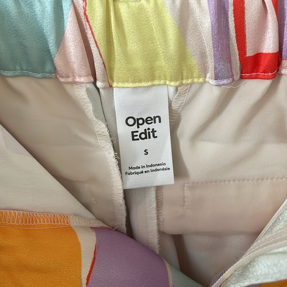 Colorful shorts - Picture 2 of 3